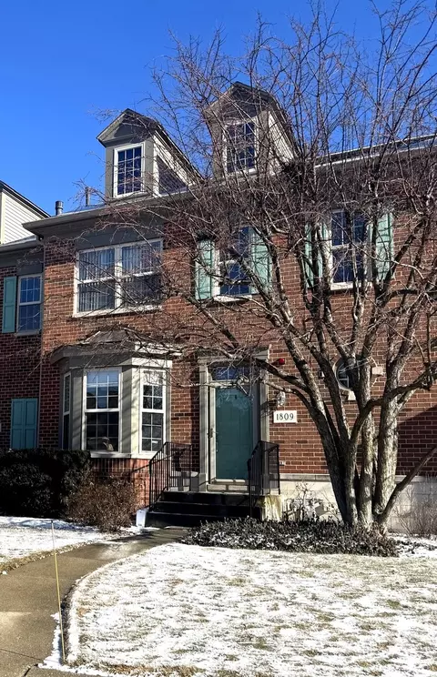 1809 Westleigh Dr, Glenview, IL 60025
