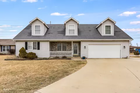 1225 Swan Dr, Bradley, IL 60915