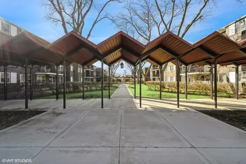 8720 Skokie Blvd #2C, Skokie, IL 60077