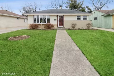 4137 Oak Ave, Brookfield, IL 60513