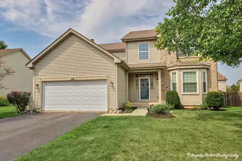 526 W Fairborn Ln, Round Lake, IL 60073