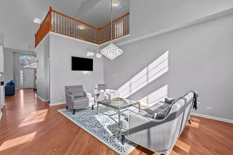 Living - 4319 Exeter Ln, Northbrook, IL 60062 photo 3 of 4
