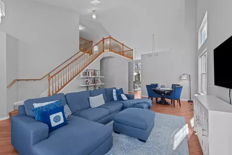 Living - 4319 Exeter Ln, Northbrook, IL 60062 photo 1 of 4