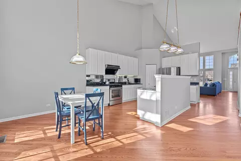 Kitchen - 4319 Exeter Ln, Northbrook, IL 60062 photo 3 of 3