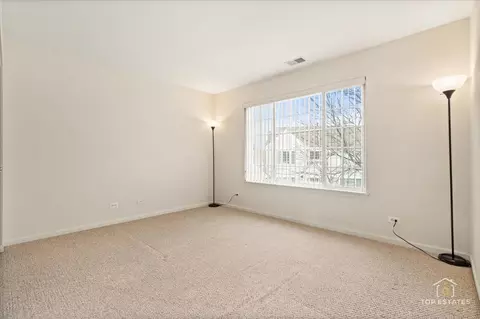 Bedroom - 74 Cherbourg Ct, Wheeling, IL 60090 photo 4 of 6