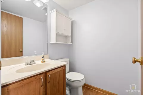 Bath - 74 Cherbourg Ct, Wheeling, IL 60090 photo 1 of 4