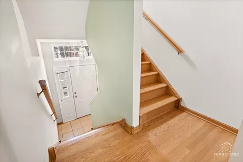 Entry Way - 74 Cherbourg Ct, Wheeling, IL 60090 photo 1 of 3