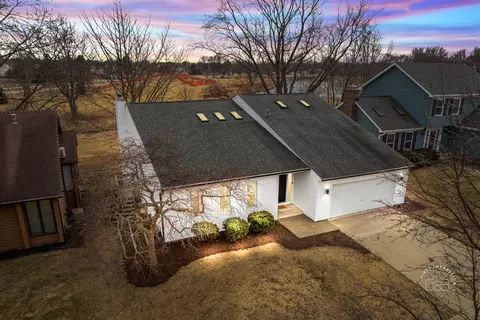 2732 Rolling Meadows Dr, Naperville, IL 60564