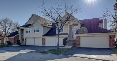 1729 Fairfax Cir E #3, Bartlett, IL 60103 photo 3