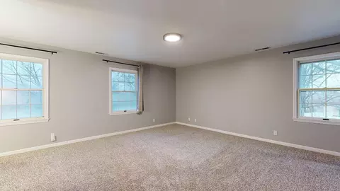 Bedroom - 1604 Devonshire Dr, Champaign, IL 61821 photo 3 of 9