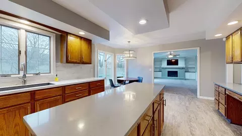 Kitchen - 1604 Devonshire Dr, Champaign, IL 61821 photo 4 of 5