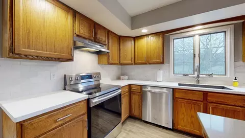 Kitchen - 1604 Devonshire Dr, Champaign, IL 61821 photo 3 of 5
