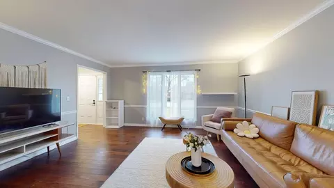 Living - 1604 Devonshire Dr, Champaign, IL 61821 photo 2 of 4