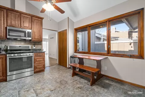 Kitchen - 26 E Windsor Ct, Sugar Grove, IL 60554 photo 3 of 3