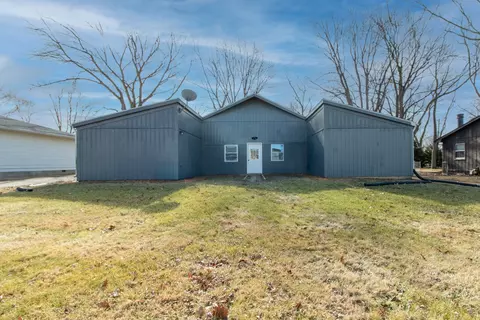 631 Meadow Ln, Le Roy, IL 61752