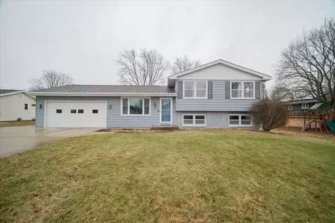 1719 Braden Dr, Normal, IL 61761