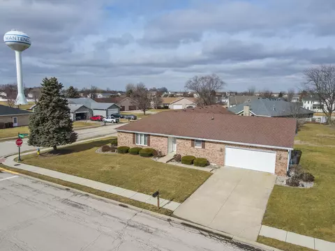 491 Hesburgh Dr, Manteno, IL 60950