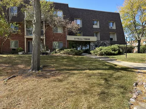 2 Villa Verde Dr #110, Buffalo Grove, IL 60089