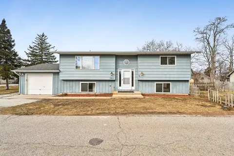 37426 W Park Ln, Lake Villa, IL 60046