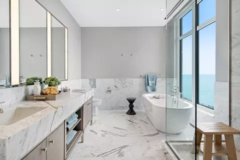 Bath - 451 E Grand Ave #4703, Chicago, IL 60611 photo 3 of 6