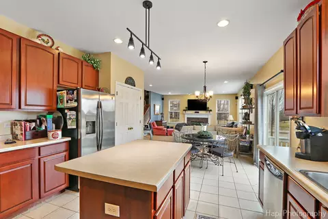 Kitchen - 388 Toccoa Ln, Volo, IL 60073 photo 3 of 4