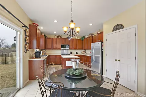 Kitchen - 388 Toccoa Ln, Volo, IL 60073 photo 2 of 4