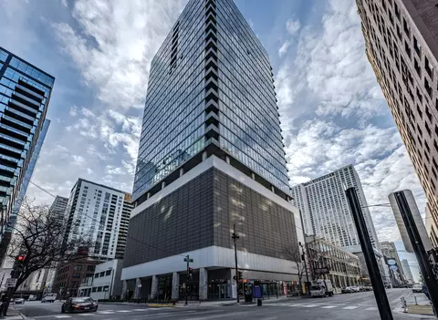 550 N Saint Clair St #1107, Chicago, IL 60611