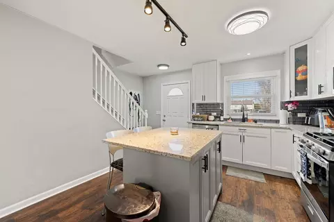 Kitchen - 160 S Hale Ave, Bartlett, IL 60103 photo 3 of 4