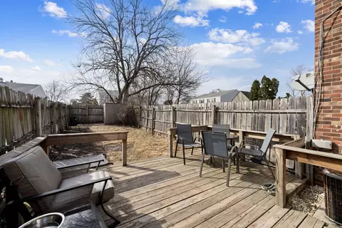 Exterior - 160 S Hale Ave, Bartlett, IL 60103 photo 2 of 4