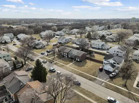 View/Area - 160 S Hale Ave, Bartlett, IL 60103 photo 4 of 6