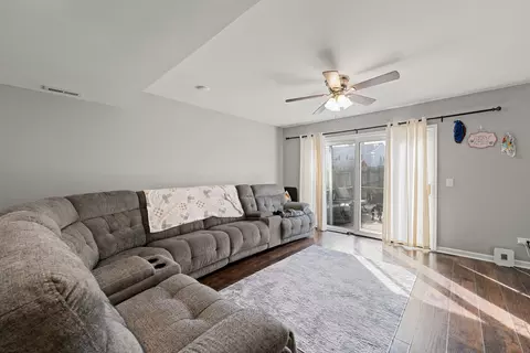 Living - 160 S Hale Ave, Bartlett, IL 60103 photo 1 of 3