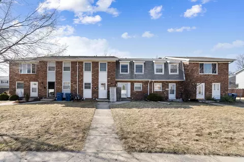 160 S Hale Ave, Bartlett, IL 60103
