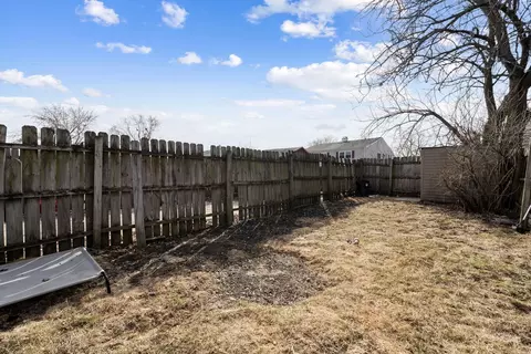 Exterior - 160 S Hale Ave, Bartlett, IL 60103 photo 3 of 4