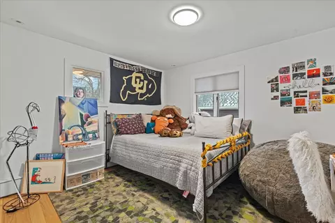Bedroom - 886 Willow Rd, Winnetka, IL 60093 photo 3 of 4