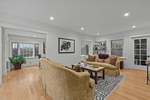 Living - 886 Willow Rd, Winnetka, IL 60093 photo 2 of 3