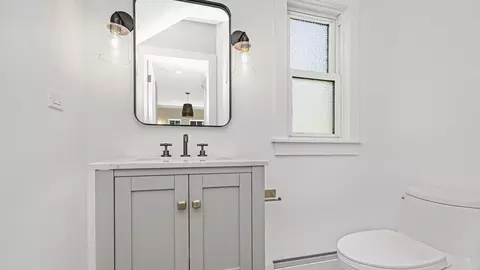 Bath - 886 Willow Rd, Winnetka, IL 60093 photo 1 of 6