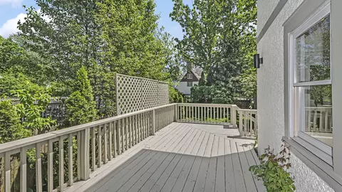 Exterior - 886 Willow Rd, Winnetka, IL 60093 photo 2 of 4