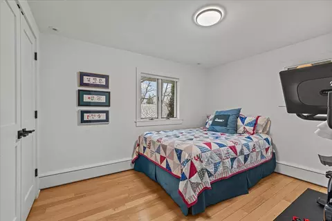 Bedroom - 886 Willow Rd, Winnetka, IL 60093 photo 2 of 4