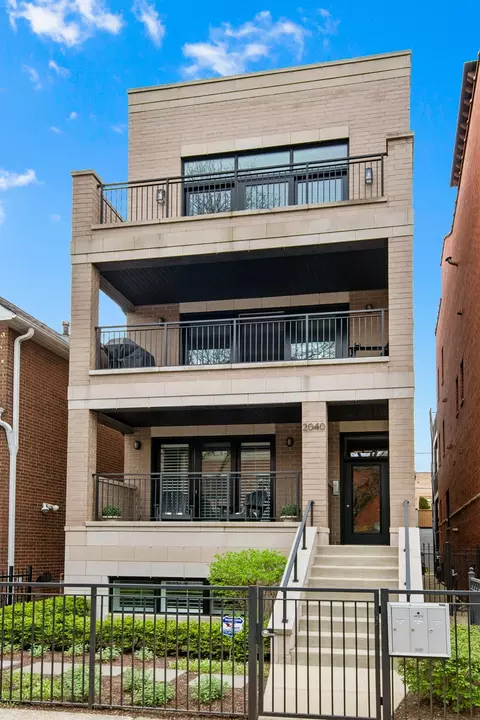 2040 N Racine Ave #2, Chicago, IL 60614