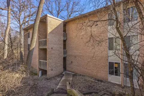 6006 Forest View Rd #1B, Lisle, IL 60532