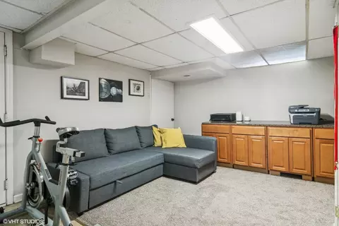 Other - 1951 Governors Ln, Hoffman Estates, IL 60169 photo 4 of 7
