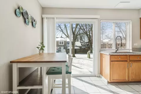 Other - 1951 Governors Ln, Hoffman Estates, IL 60169 photo 2 of 7