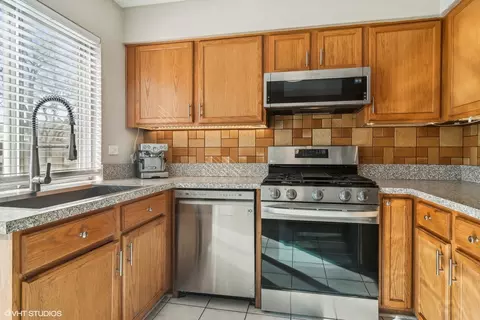 Kitchen - 1951 Governors Ln, Hoffman Estates, IL 60169 photo 1 of 2