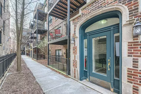 625 W Arlington Pl #1S, Chicago, IL 60614