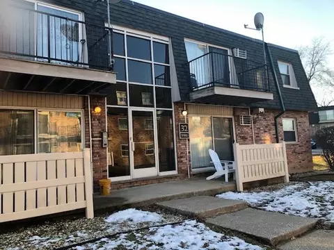 9986 S 84th Ter #101, Palos Hills, IL 60465