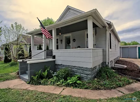 415 N School Ave, Oglesby, IL 61348