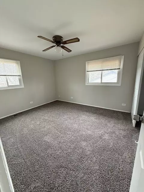 555 Baxter Ln, Hoffman Estates, IL 60169 photo 4