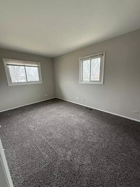 555 Baxter Ln, Hoffman Estates, IL 60169 photo 5
