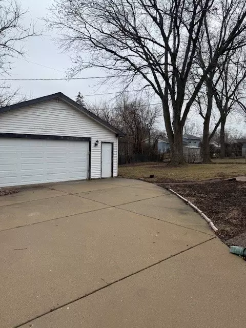 555 Baxter Ln, Hoffman Estates, IL 60169 photo 3