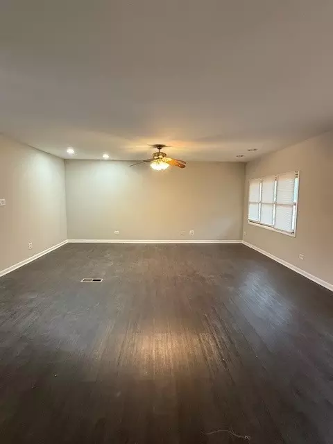 555 Baxter Ln, Hoffman Estates, IL 60169 photo 9
